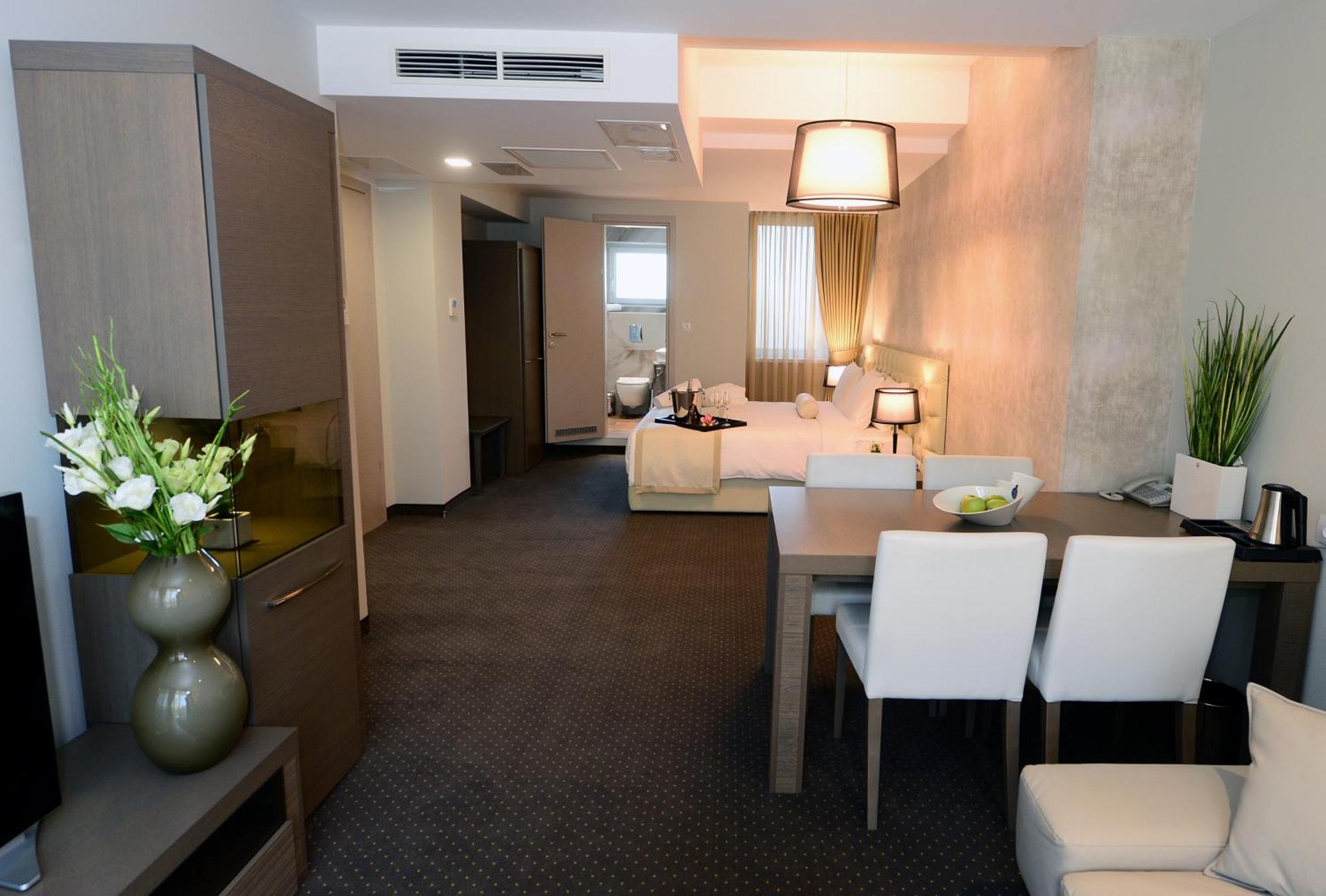 Alexandar Square Boutique Hotel Скопие Стая снимка