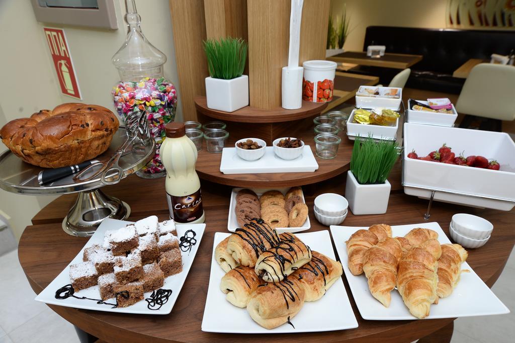 Alexandar Square Boutique Hotel Скопие Екстериор снимка
