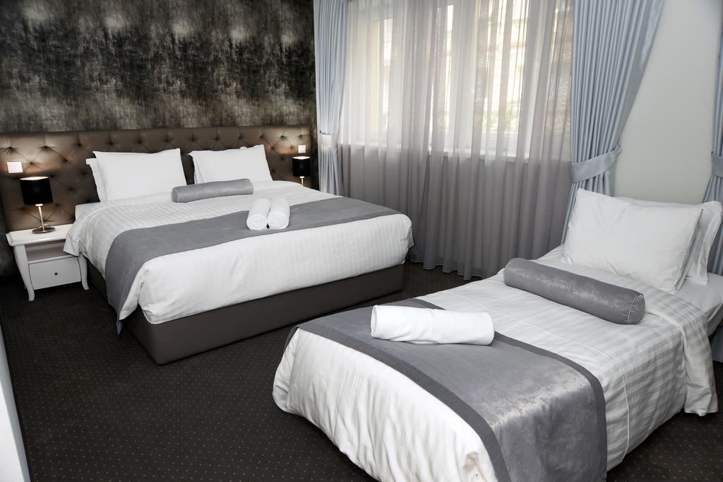 Alexandar Square Boutique Hotel Скопие Екстериор снимка