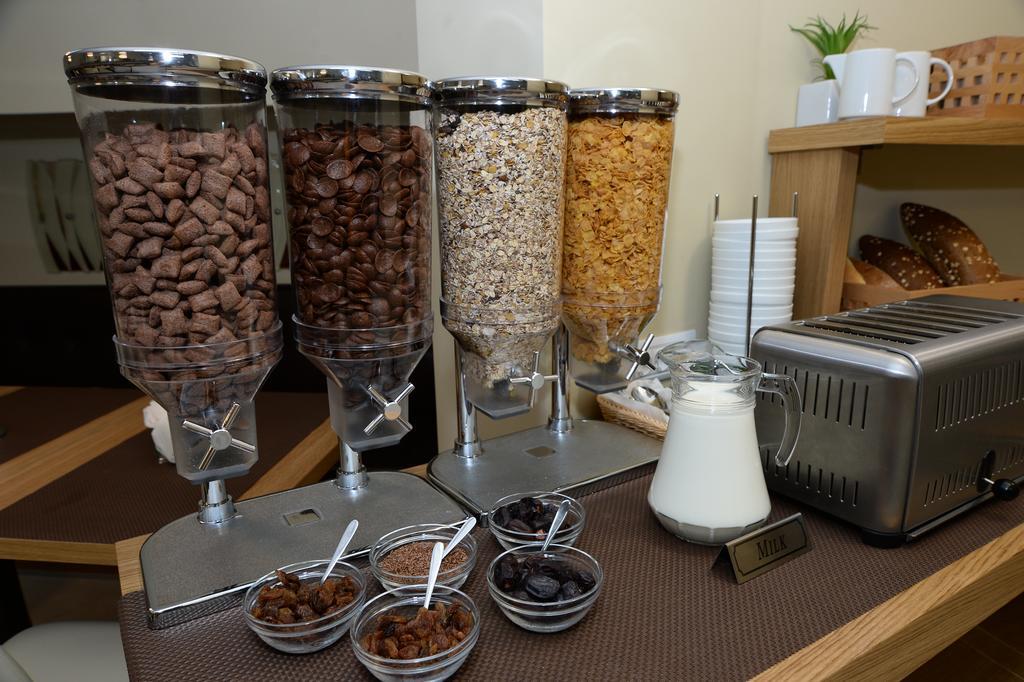 Alexandar Square Boutique Hotel Скопие Екстериор снимка